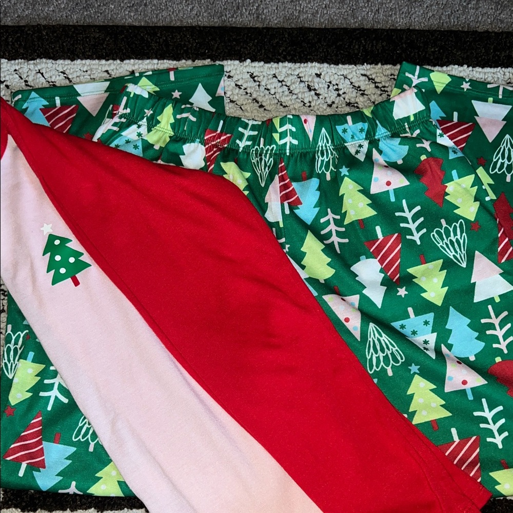 Cat & Jack Kids Two-Piece Holiday Pajama Set - Green, Red, White